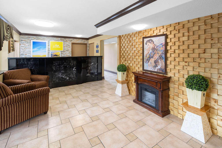 Public Area 2, Days Inn by Wyndham Tupelo, Lee