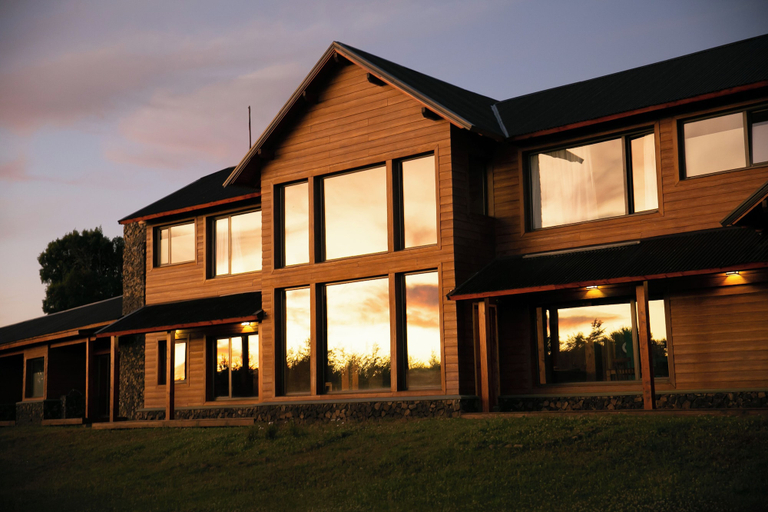 Exterior & Views, Lago Rosario Lodge, Futaleufú