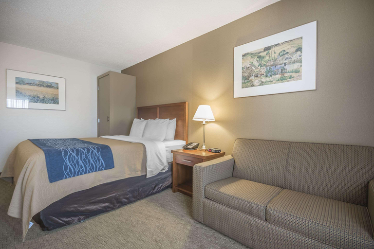 Bedroom 3, Comfort Inn, Fraser Valley