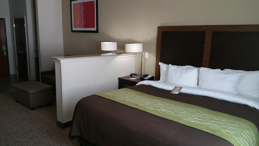Bedroom 3, Comfort Inn & Suites Lakeside, Maverick