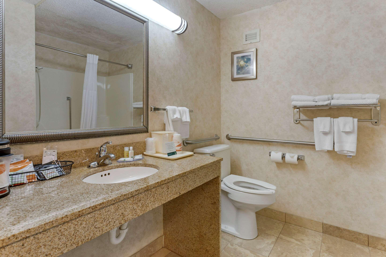 Bathroom 4, Quality Inn Harrison North, Boone
