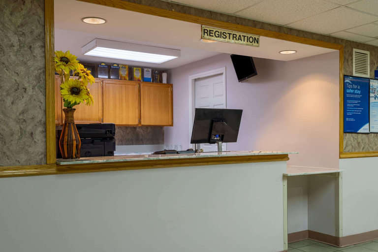 Public Area 2, Days Inn by Wyndham Mountain Home, Baxter