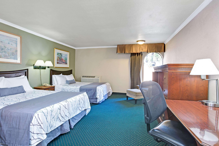 Bedroom 4, Days Inn by Wyndham San Jose, Santa Clara