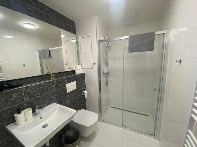 Bathroom 2, Bella Apartments Brno, Brno