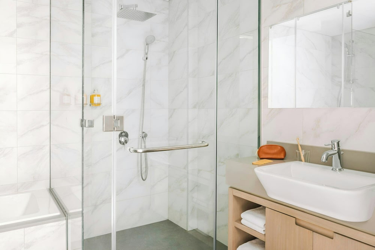 Bathroom 4, Sonder by Marriott Bonvoy Downtown Towers Apartments, Dubai