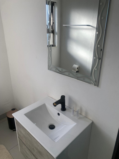 Bathroom 5, Hotel El Infinito, Ekurhuleni