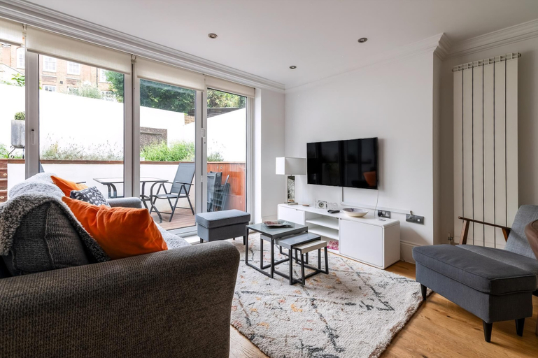 Others 5, Gorgeous Kentish Town Flat, London