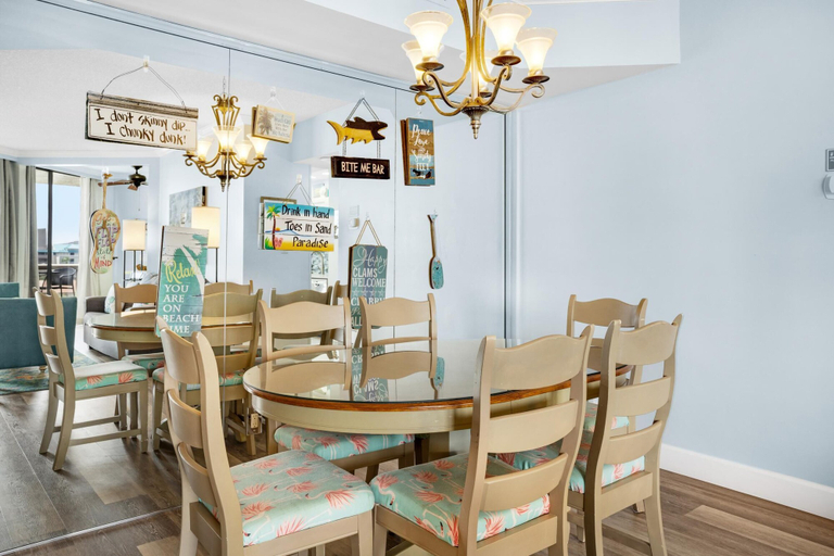 Food & Drinks, Surfside Resort #309, Walton