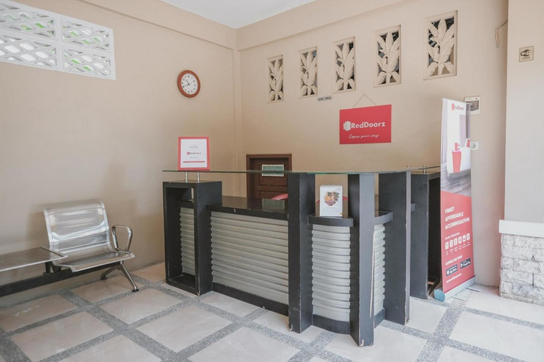 Lobby 3, Formerly RedDoorz Syariah near Jamtos Jambi 2, Jambi