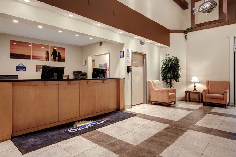 Public Area 2, Days Inn by Wyndham Dawson Creek, Peace River