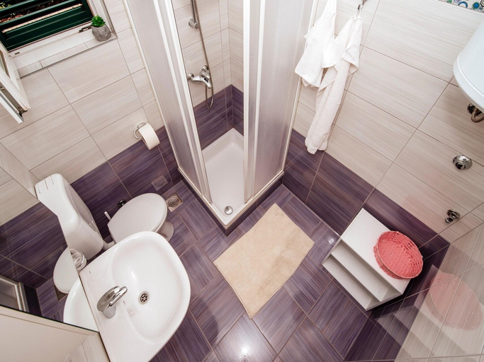 Bathroom, Apartment in Starigrad near Paklenica Park, Starigrad