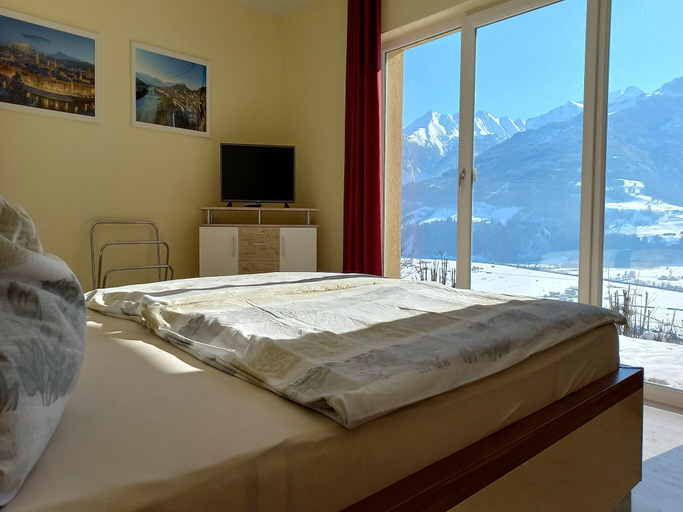 Others 5, Bright flat close to the ski area, Zell am See