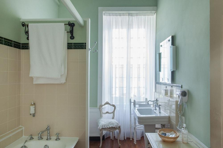 Bathroom 4, Chateau de La Ballue - Teritoria, Ille-et-Vilaine