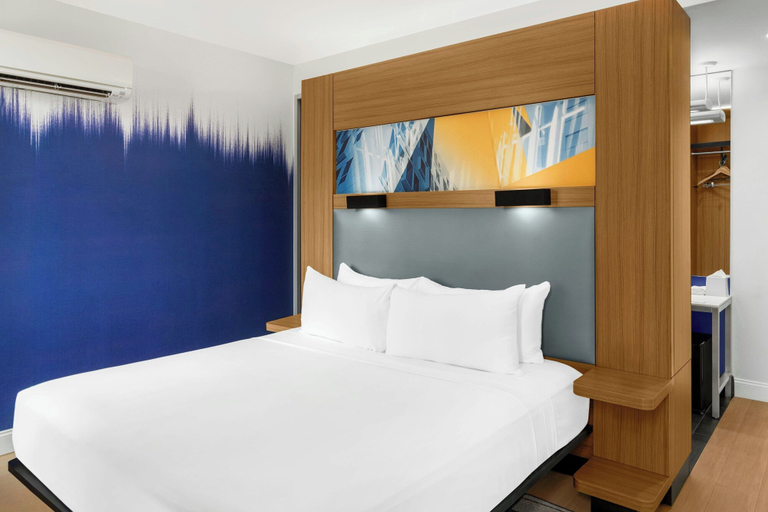Bedroom 3, Aloft by Marriott New York Brooklyn, New York