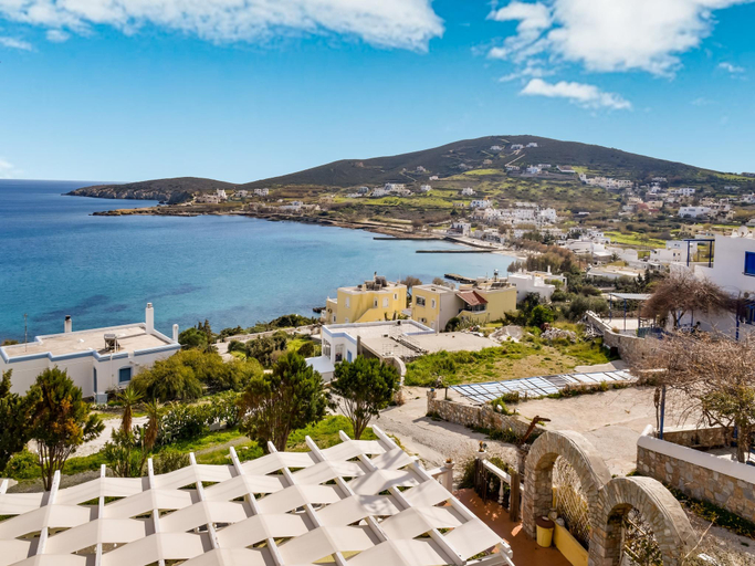 Others 4, Alluring Holiday Home in Syros with Barbecue, South Aegean