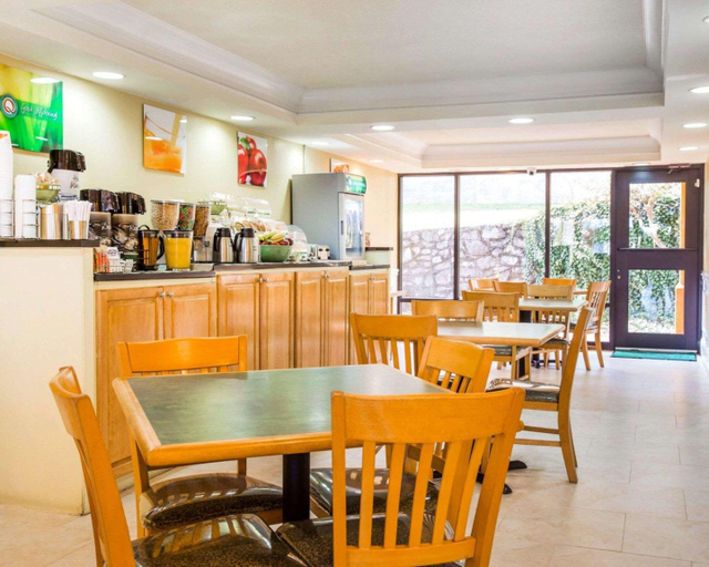 Food & Drinks 5, Quality Inn Dalton Area, Whitfield