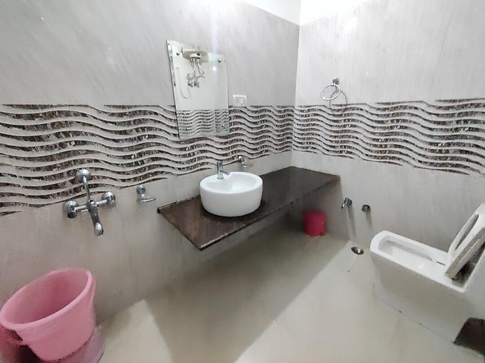 Bathroom, Hotel Himadri, Almora