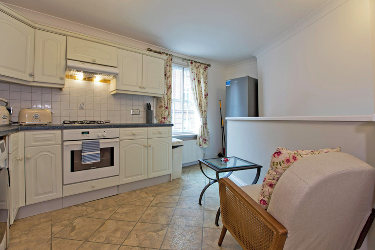 Others 5, Imperial Horseferry Road Apartment, London