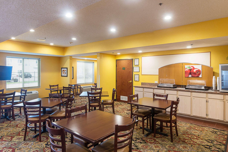 Food & Drinks 5, Quality Inn & Suites West Chase, Houston