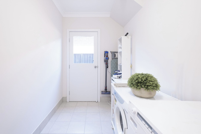 Others 3, Kozyguru | Marsden Park | Charming 5Bed + Backyard, Blacktown - North