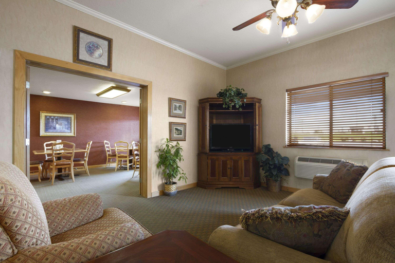 Public Area 2, Super 8 by Wyndham Cuba, Crawford