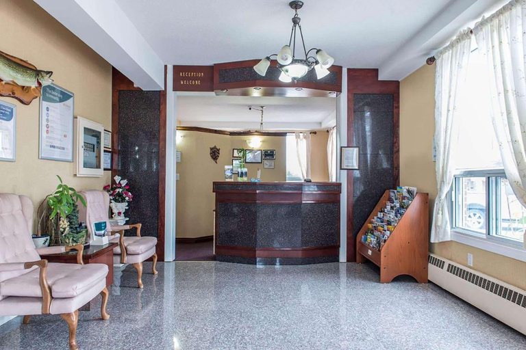 Public Area 2, Super 8 by Wyndham Pembroke, Renfrew