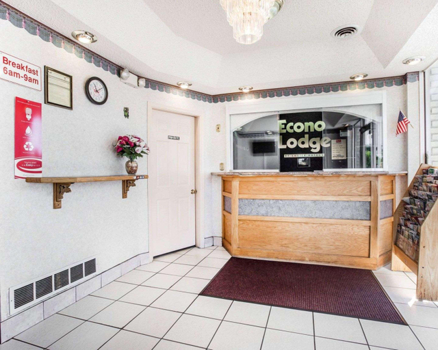 Public Area 2, Econo Lodge Mcdonough, Henry