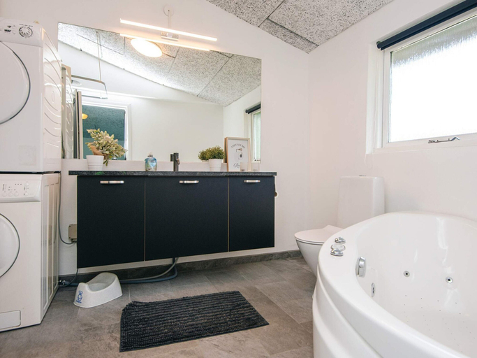 Bathroom 3, 4 Star Holiday Home in Oksbol, Varde