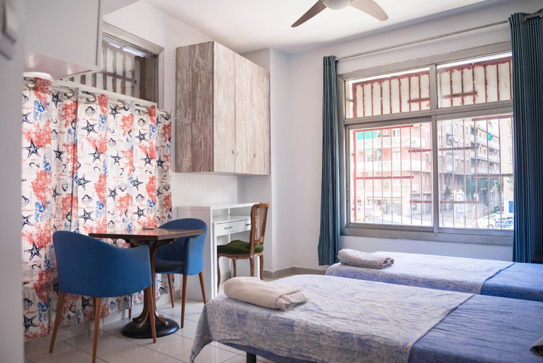 Others 3, Hostel Ideal Badal, Barcelona