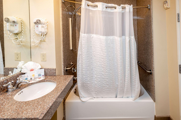 Bathroom 4, Comfort Suites, Houston