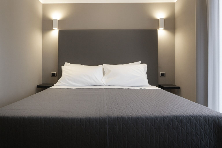 Bedroom 5, Piazza Carità, Napoli