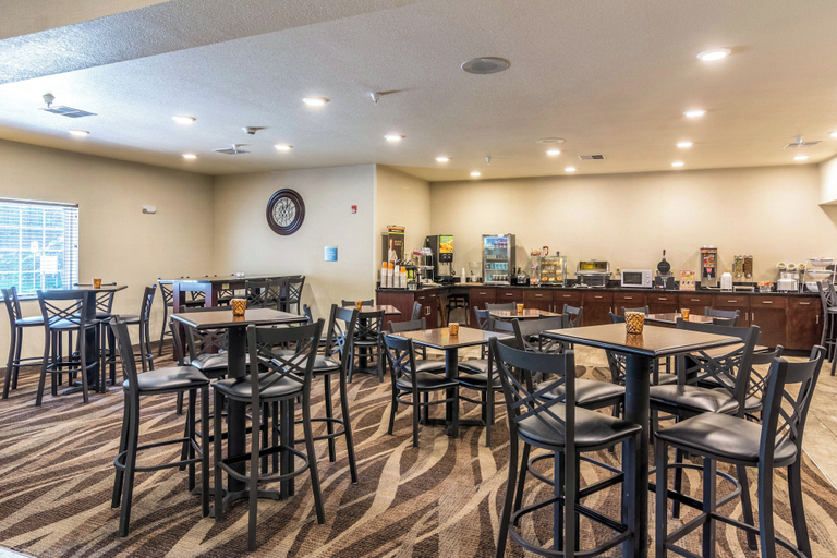 Food & Drinks 5, Cobblestone Hotel & Suites - Erie, Erie