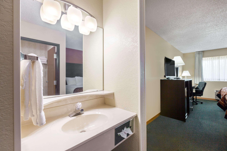 Bathroom 4, Baymont By Wyndham Midland, Midland