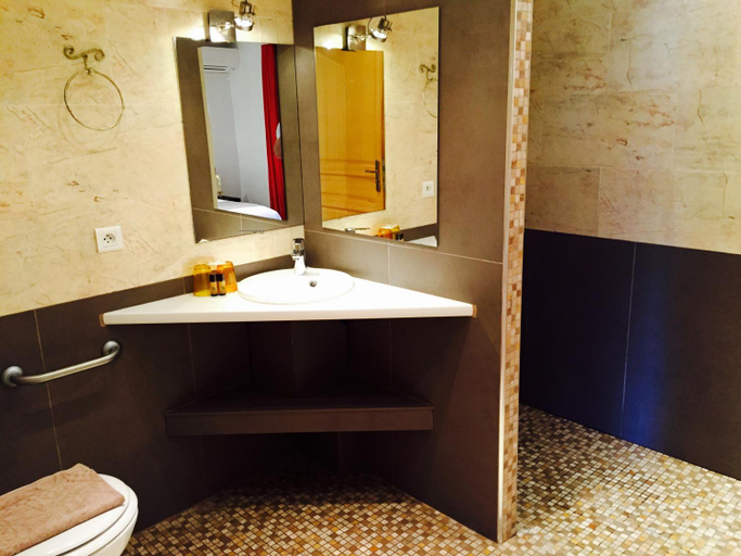 Bathroom 3, Hotel Beau Soleil, Var