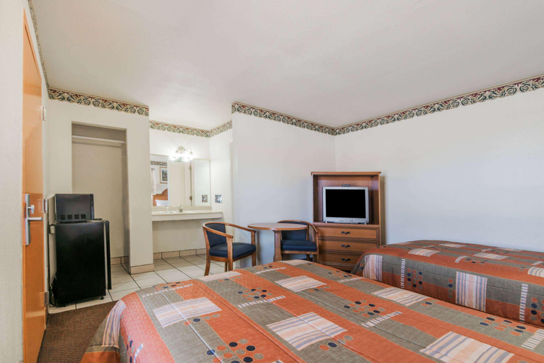 Bedroom 3, Travelodge by Wyndham Temple, Bell