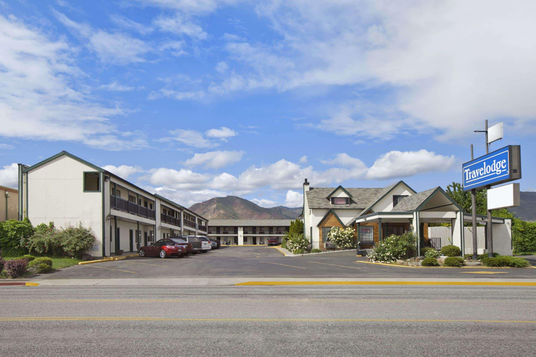 Exterior & Views 2, Travelodge by Wyndham Wenatchee, Chelan