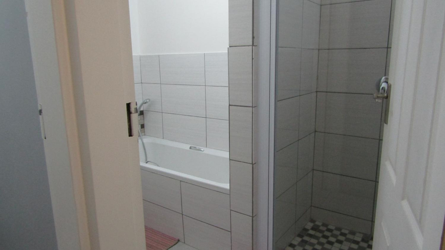 Bathroom 5, Bountyful Guest House, Mangaung