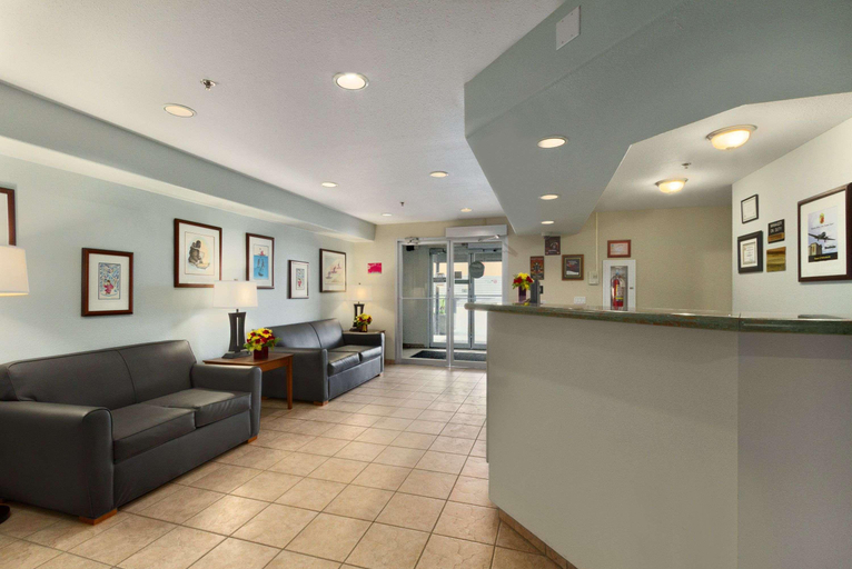 Public Area 5, Super 8 by Wyndham Yellowknife, Fort Smith