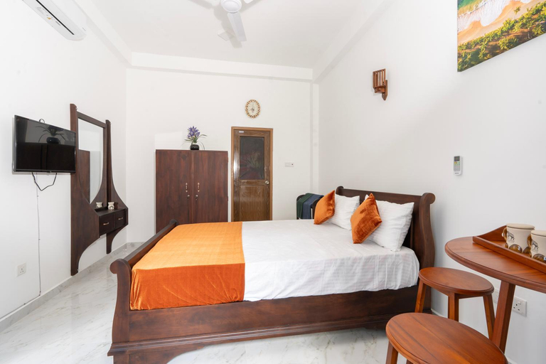 Others 4, POSH BEDS, Matara Four Gravets