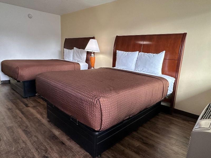 Bedroom 4, Desert Sands Inn And Suites, Bernalillo
