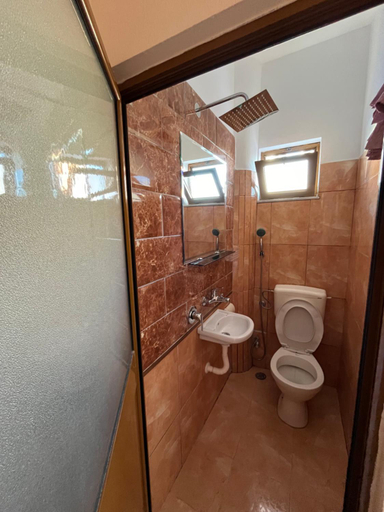 Bathroom 3, Hotel Elsaidi, Shkodrës