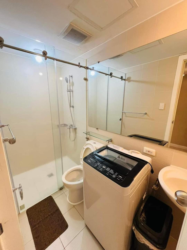 Bathroom, New Cozy Studio Unit in Azure North Pampanga with Pool View, San Fernando City
