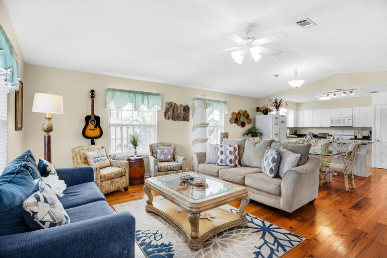 Others 2, Renovated Home Near Beach and Shopping, Okaloosa