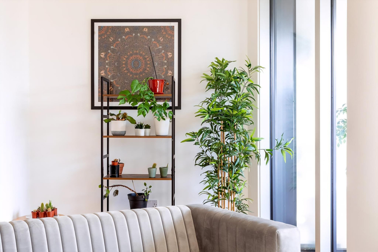 Others 5, Modern Chiswick Apartment, London