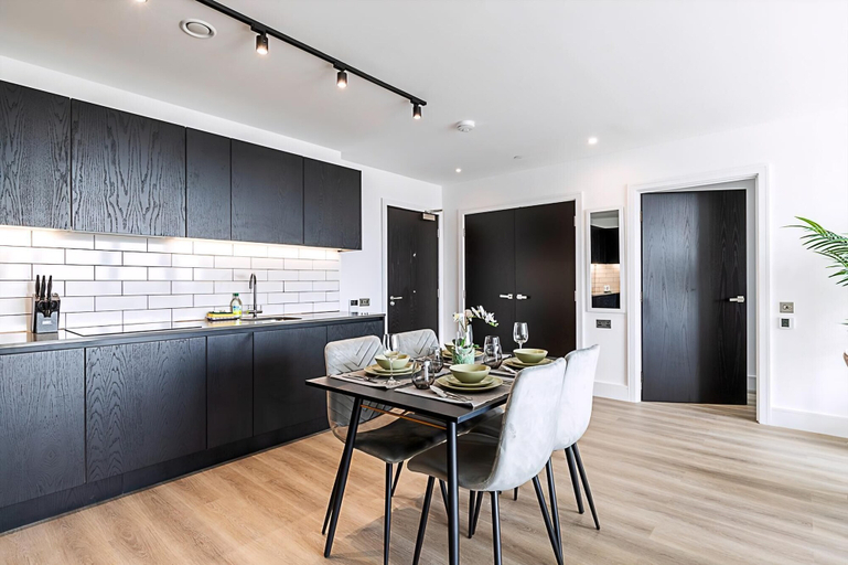 Others 5, Contemporary Two Bedroom Apartment, London