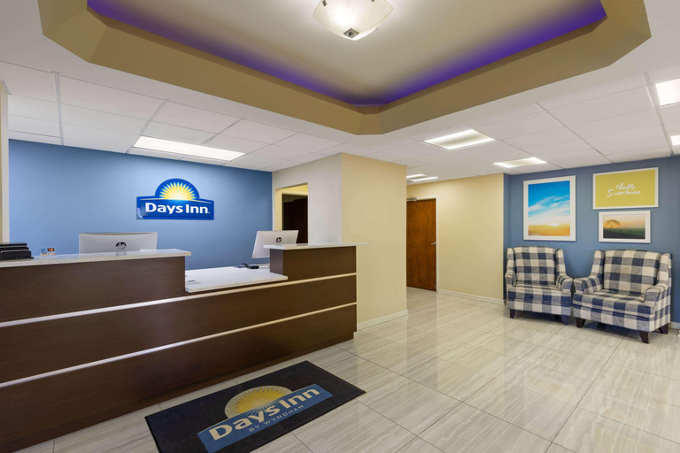 Public Area 2, Days Inn by Wyndham Oak Grove/Ft. Campbell, Christian