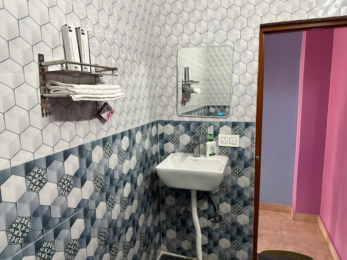 Bathroom 4, The Grand Kalimpong, Darjiling