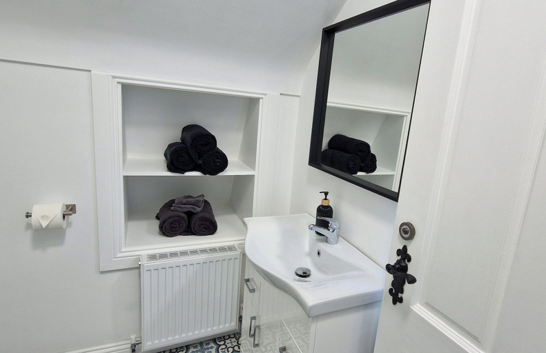 Bathroom 5, 2 Bed Cottage-sleeps 4-private Garden-parking, Fermanagh and Omagh