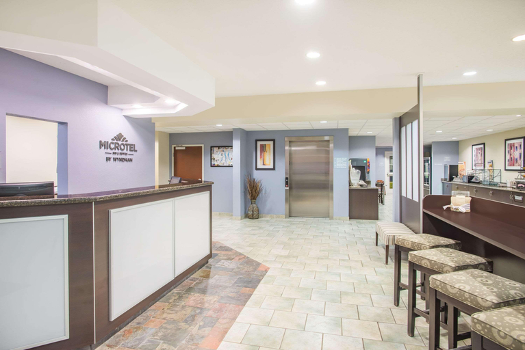 Public Area 2, Microtel Inn & Suites by Wyndham Geneva, Ontario