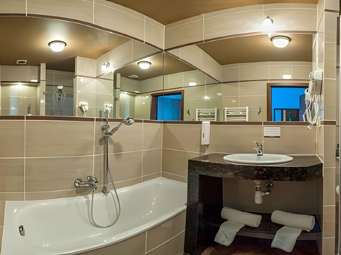 Bathroom 4, Jasek Premium Hotel Wrocław, Trzebnica